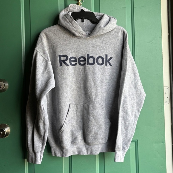 Reebok men’s medium hoodie *missing drawstring* - Picture 2 of 6